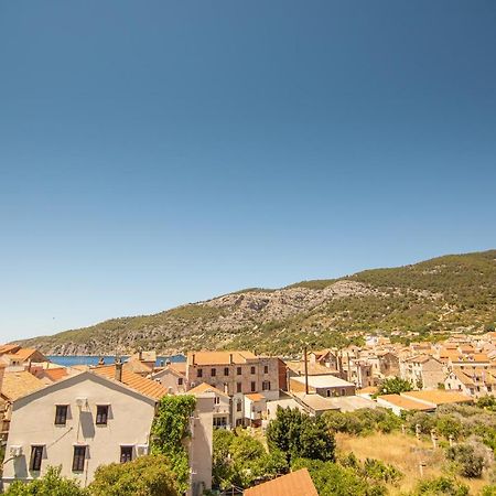 Apartments Mali Raj Komiža Eksteriør billede