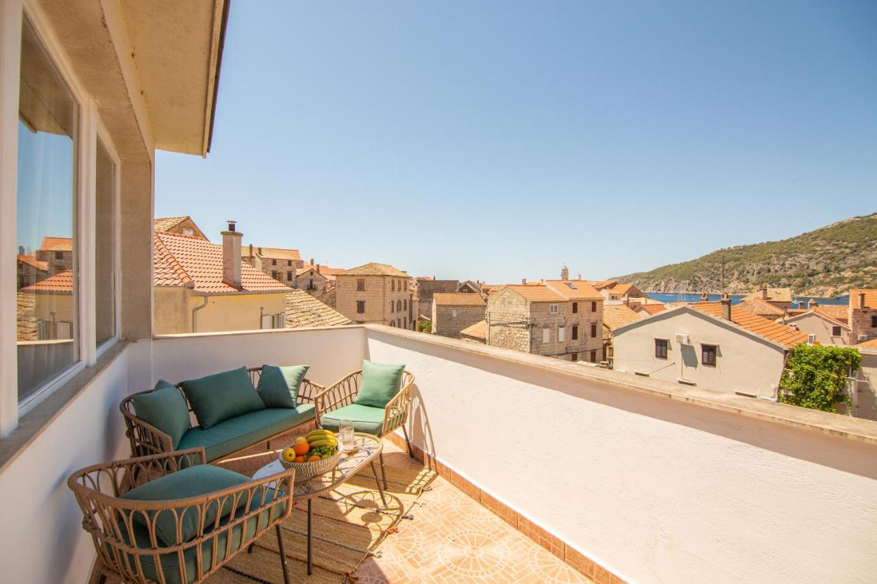 Apartments Mali Raj Komiža Eksteriør billede