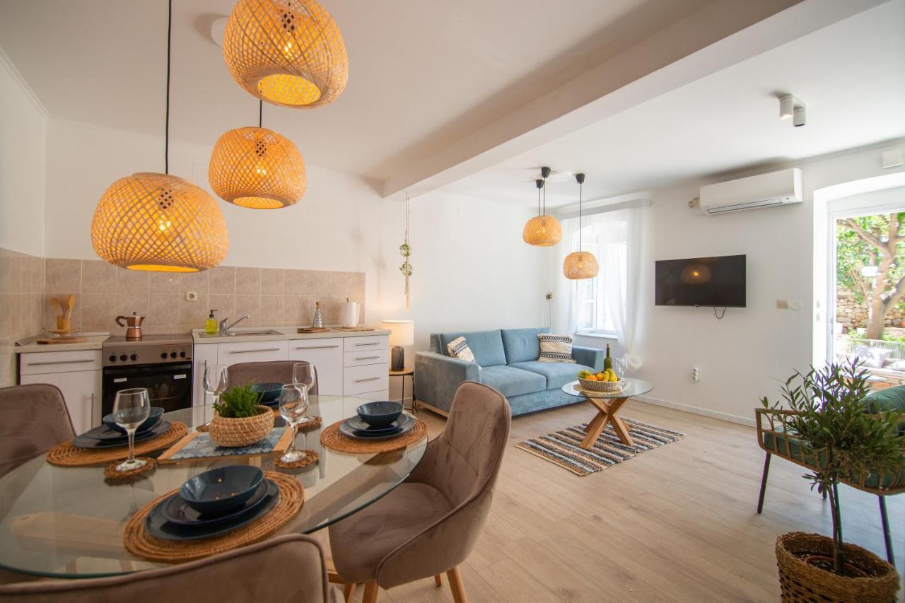 Apartments Mali Raj Komiža Eksteriør billede